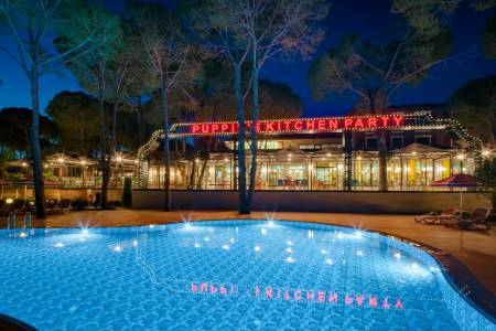 SELECTUM LUXURY RESORT Pools & Beach